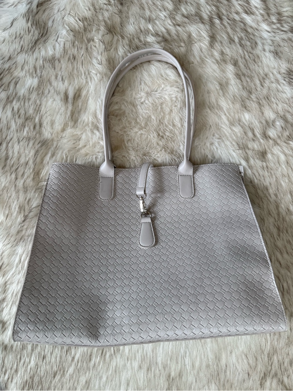 Woven Tote Handbag in Light Gray